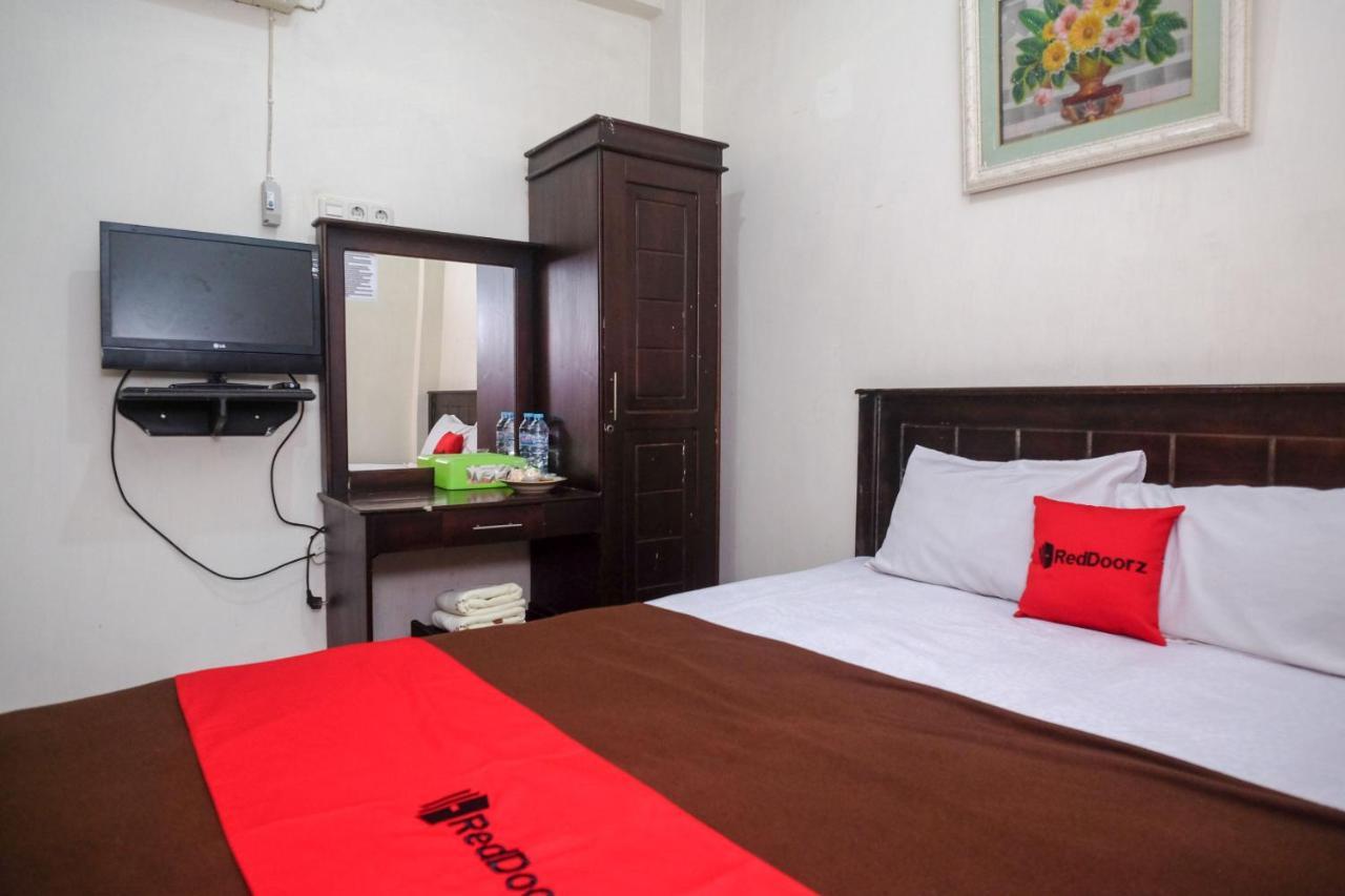 Reddoorz At Hotel Rich Parepare Near Pantai Mattirotasi Kültér fotó