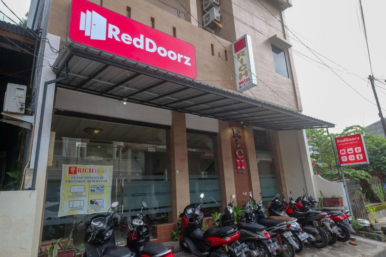 Reddoorz At Hotel Rich Parepare Near Pantai Mattirotasi Kültér fotó