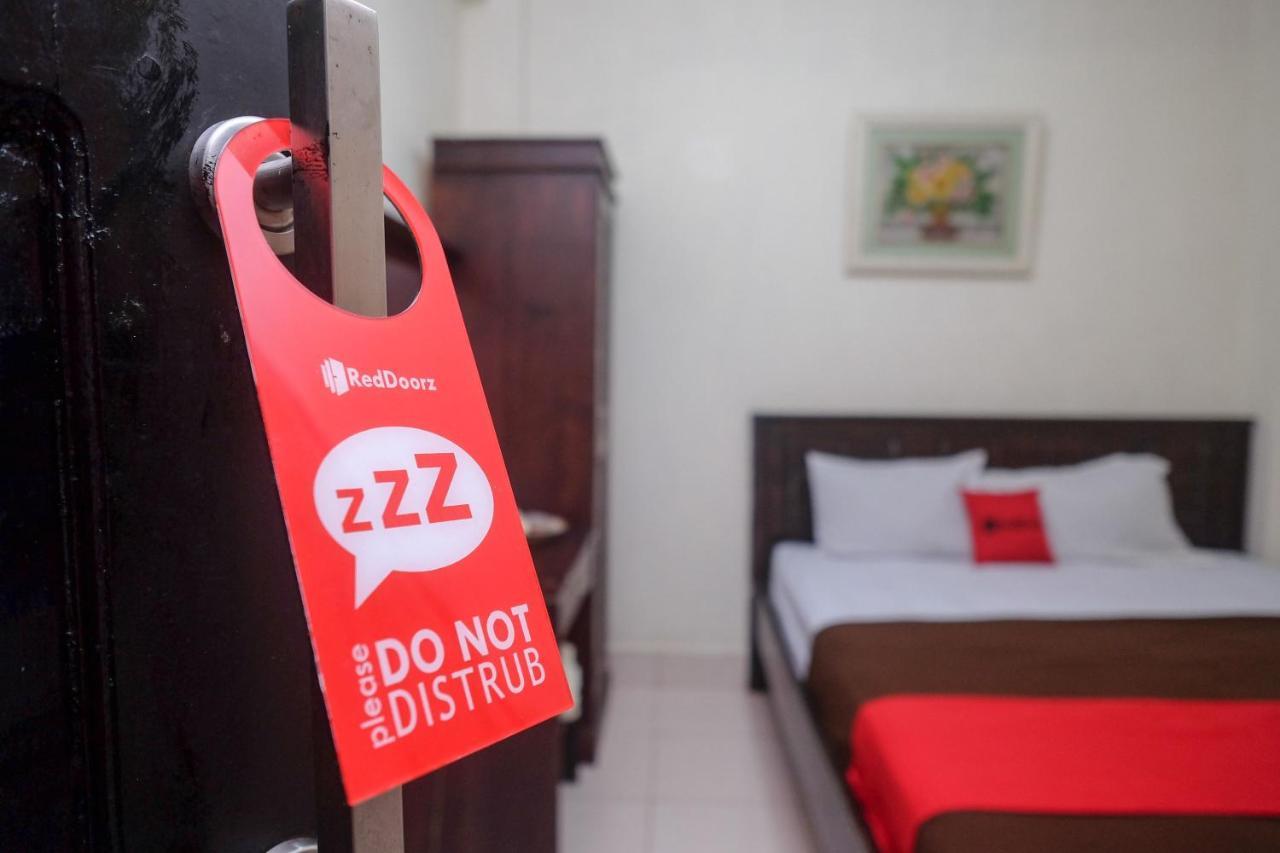 Reddoorz At Hotel Rich Parepare Near Pantai Mattirotasi Kültér fotó