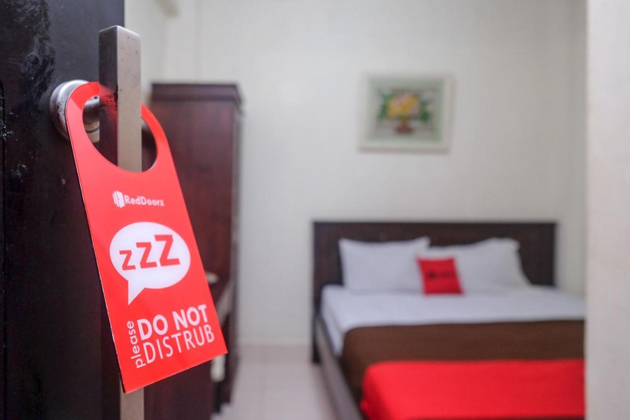 Reddoorz At Hotel Rich Parepare Near Pantai Mattirotasi Kültér fotó