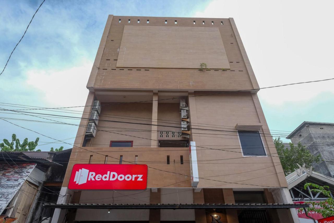 Reddoorz At Hotel Rich Parepare Near Pantai Mattirotasi Kültér fotó