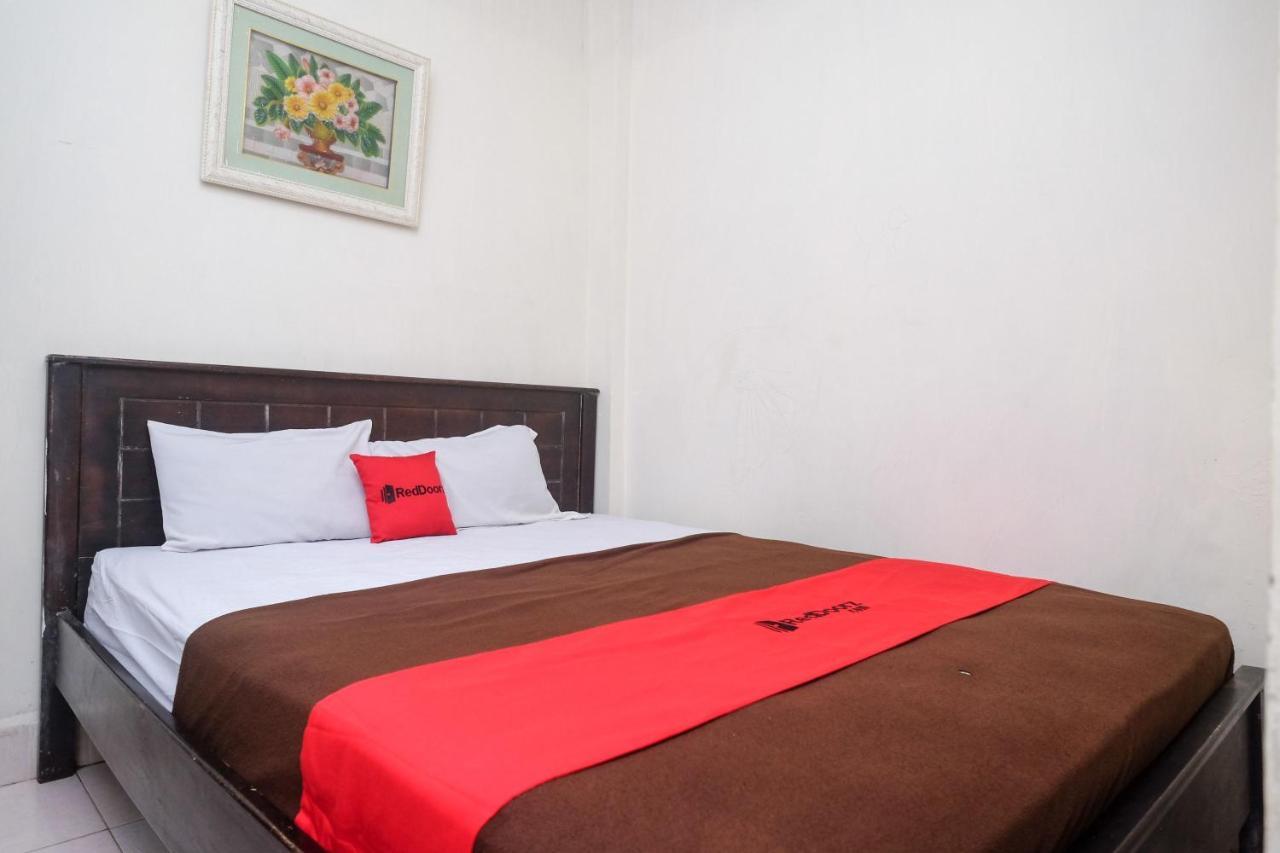 Reddoorz At Hotel Rich Parepare Near Pantai Mattirotasi Kültér fotó